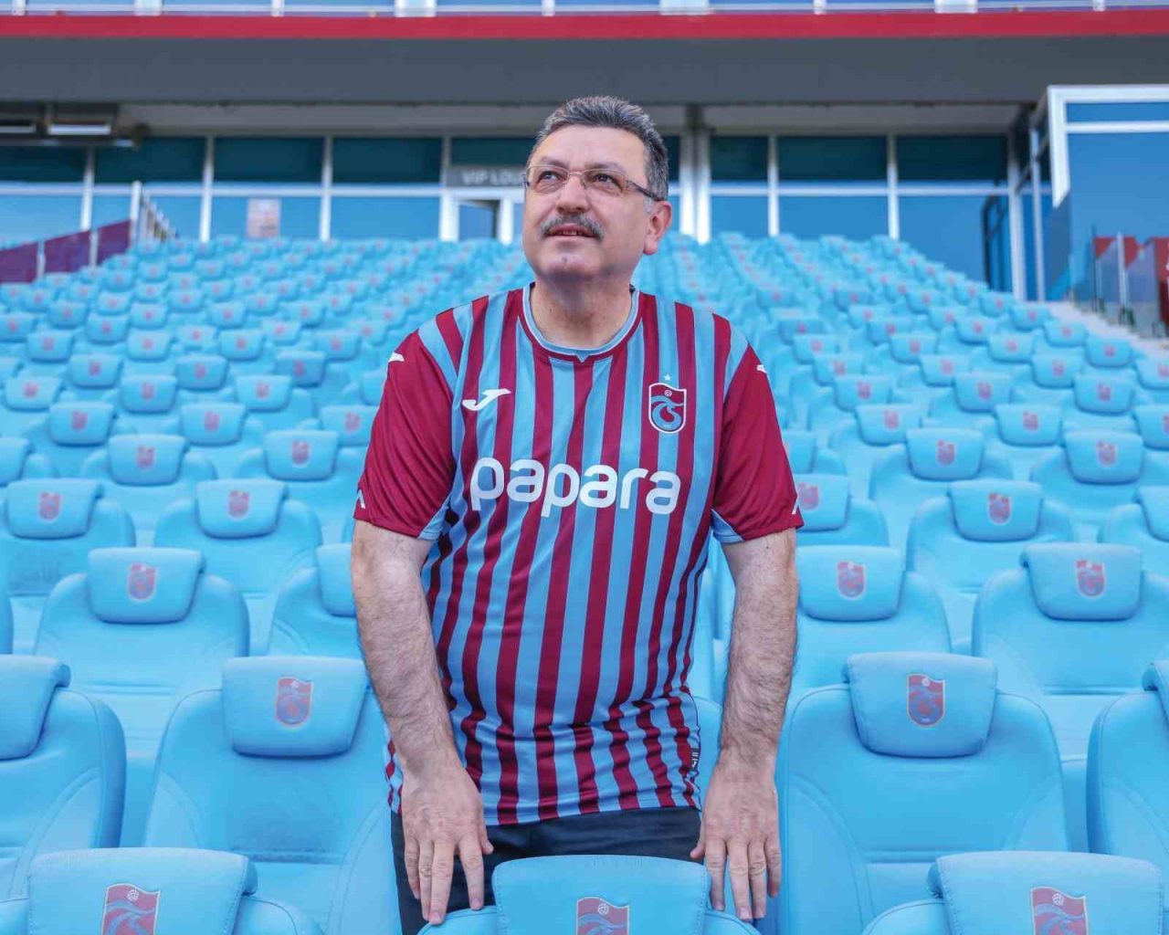 Trabzonspor’un başlattığı ’TS Black Card Kampanyası’na 61 adet kart alarak