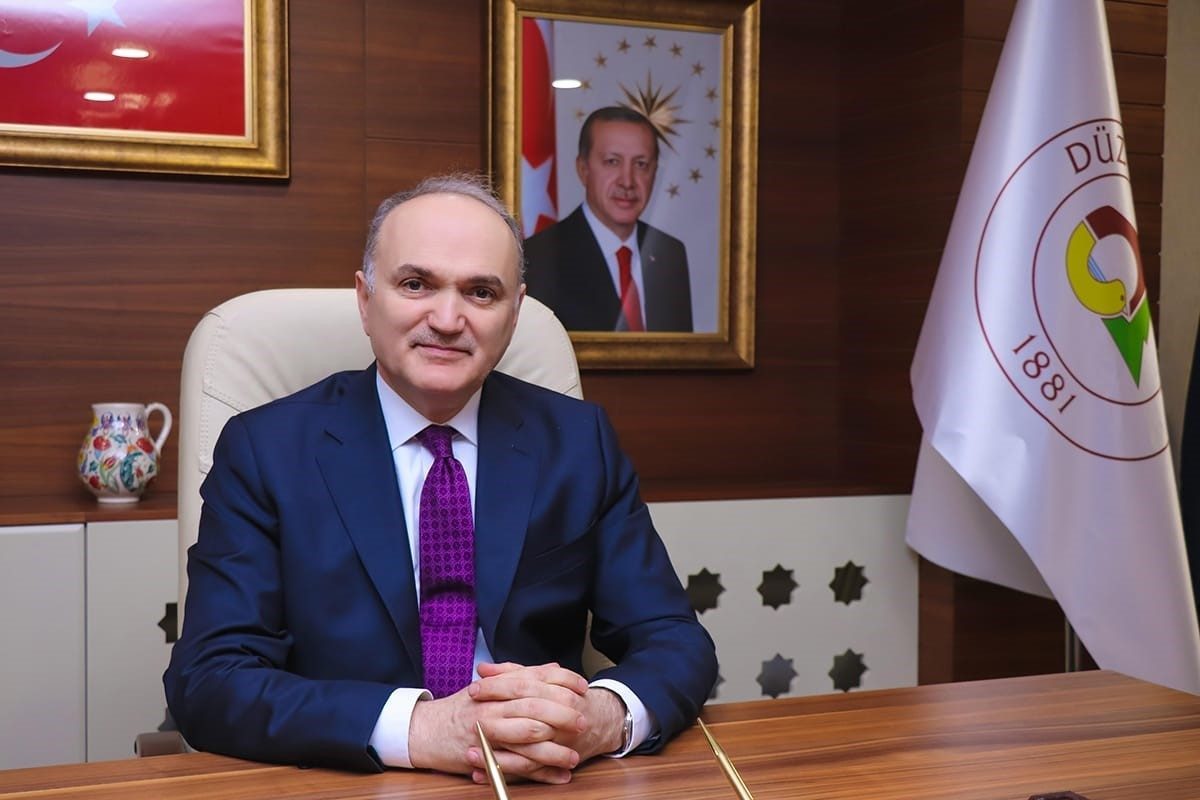 Düzce Belediye Başkanı Dr. Faruk Özlü, CHP’den istifa ederek AK
