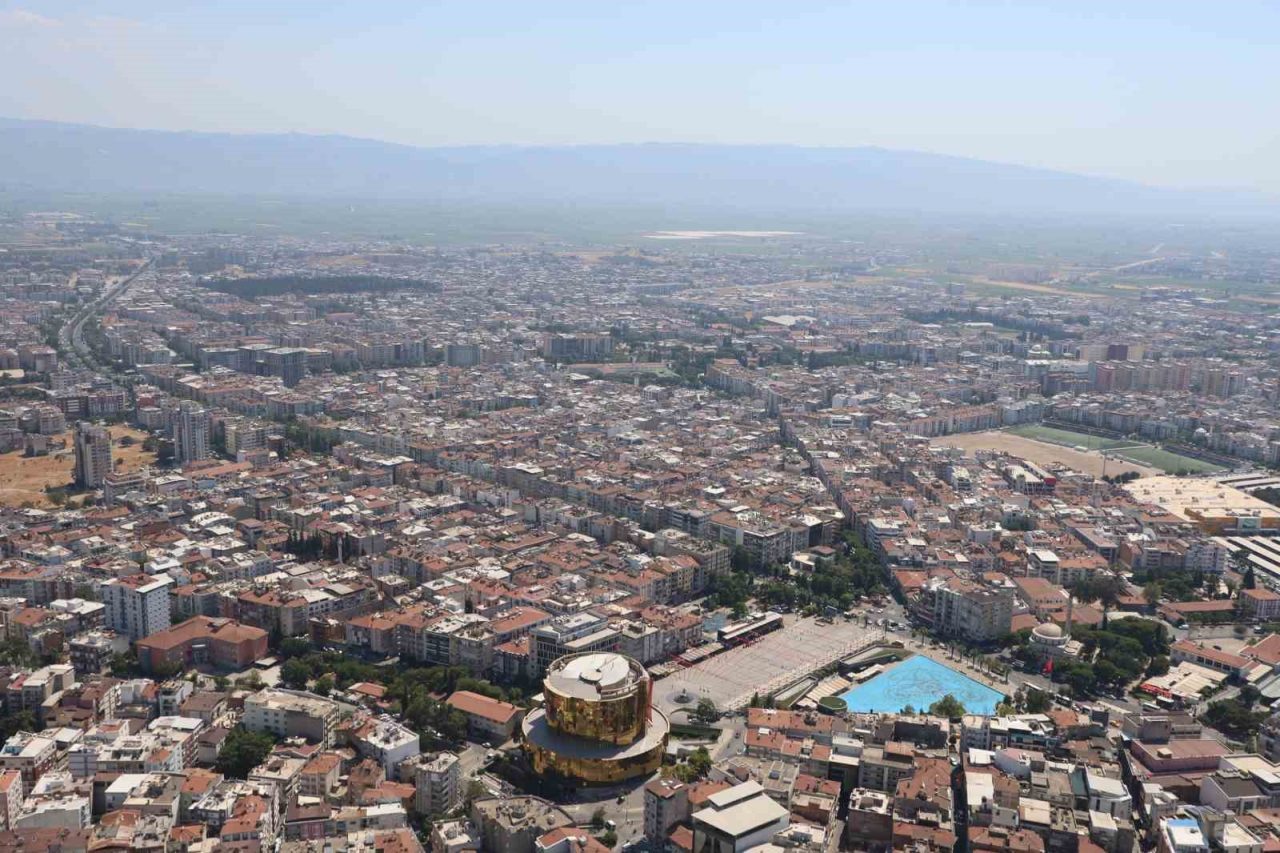 Aydın Büyükşehir Belediye Başkanı Özlem Çerçioğlu ve 3 ilçe belediye