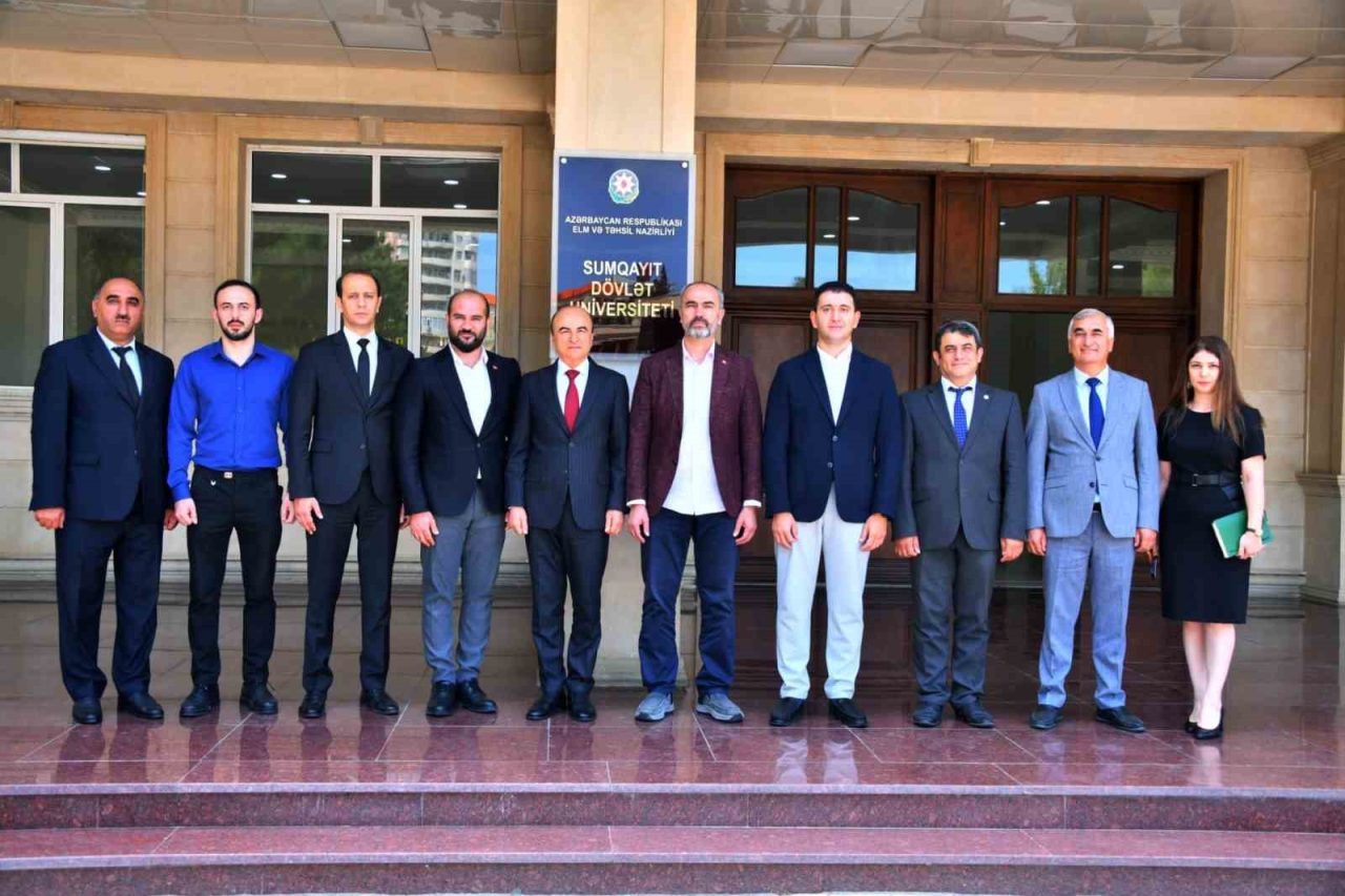 Bayburt Üniversitesi Rektörü Prof. Dr. Mutlu Türkmen, Azerbaycan’da sürdürdüğü eğitim