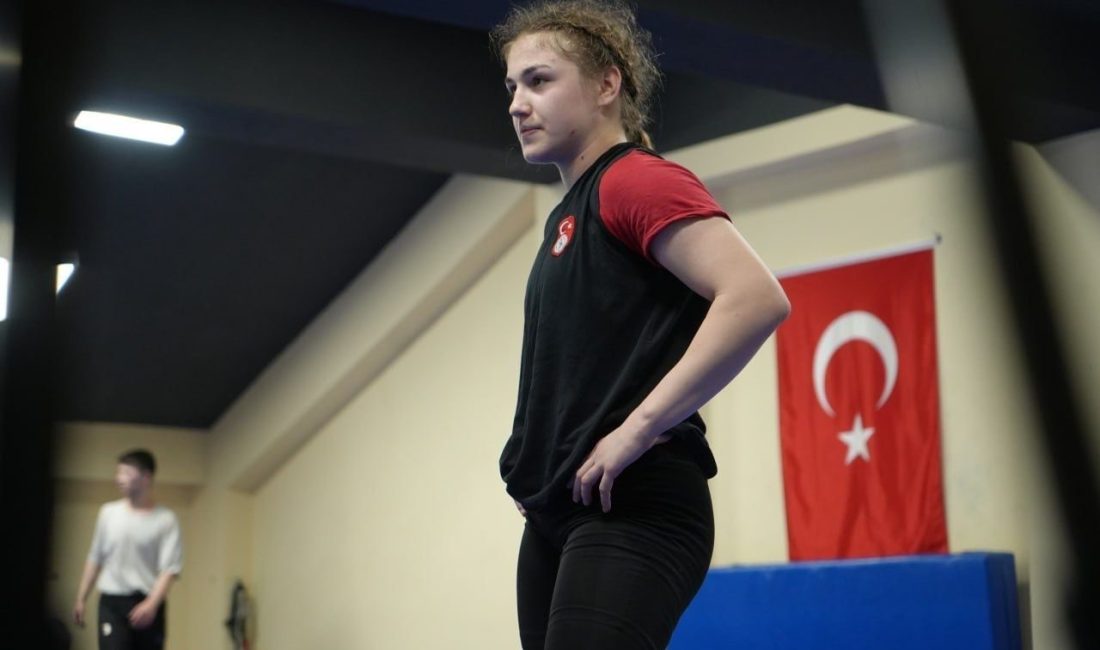 Bulgaristan’ın Samokov kentinde düzenlenen U20 Dünya Güreş Şampiyonası’nda Bayburtlu milli