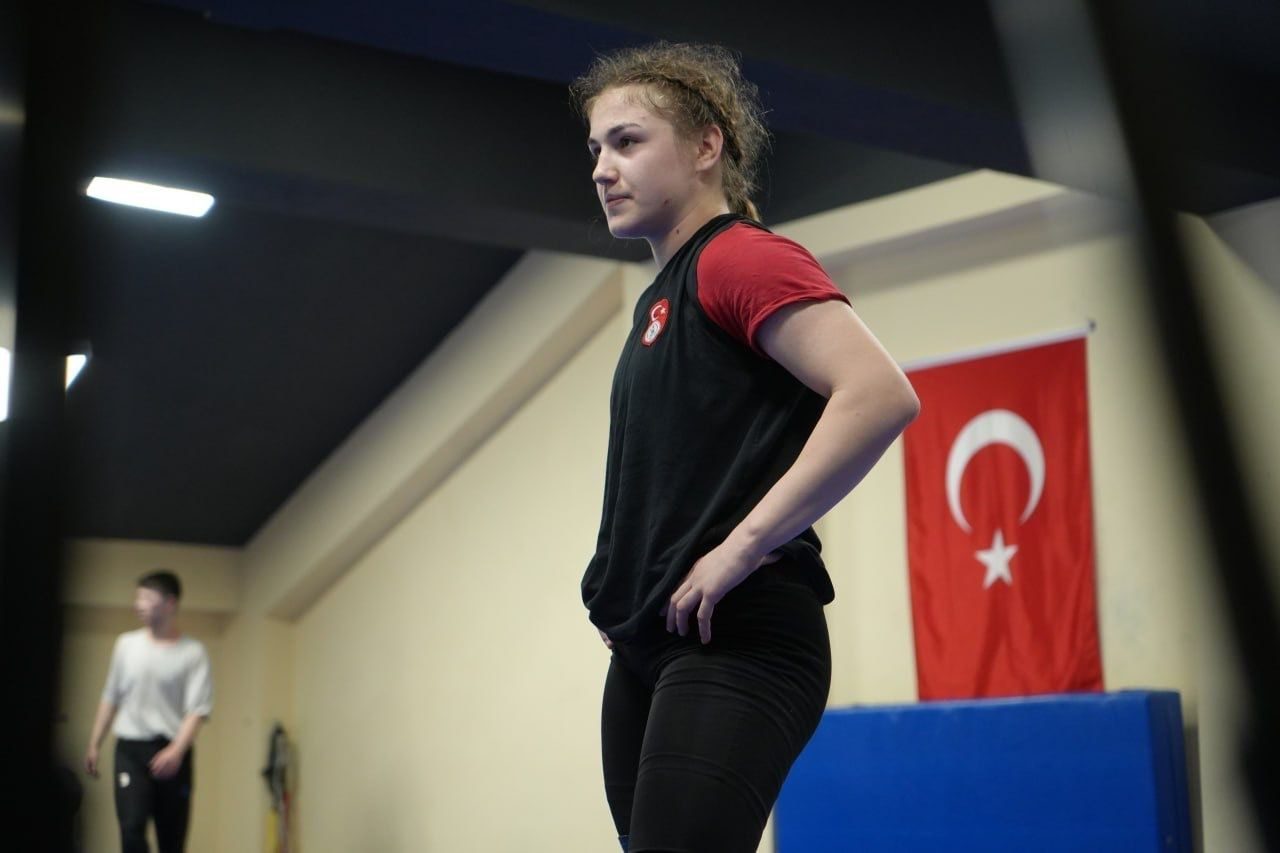 Bulgaristan’ın Samokov kentinde düzenlenen U20 Dünya Güreş Şampiyonası’nda Bayburtlu milli