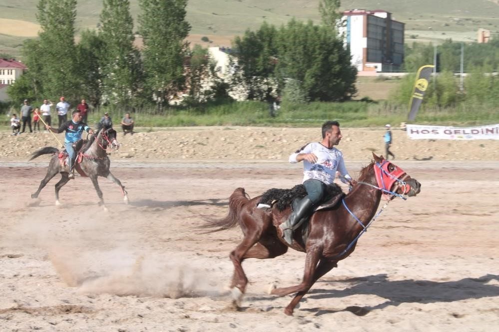Bayburt’ta 2025 yılı Atlı Cirit İl Birinciliği müsabakaları bugün başlıyor.