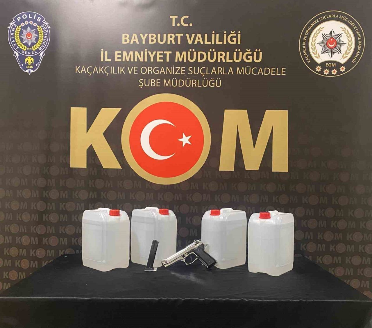 Bayburt’ta yapılan sahte alkol operasyonunda litrelerce sahte alkol ve kurusıkı