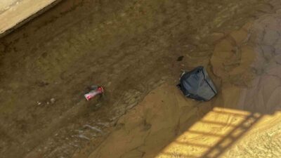 Bayburt’taki Pönserek Deresi’nde temizlik yapılmaması nedeniyle çöp birikintileri ve yoğun