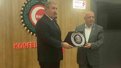 Büyük Birlik Partisi (BBP) Genel Başkanı Mustafa Destici, HAK-İŞ Konfederasyonu