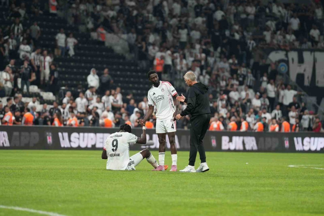 Beşiktaş, UEFA Konferans Ligi Play-Off Turu rövanşında İsviçre ekibi Lausanne’a