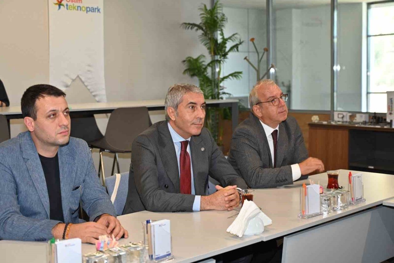 Beypazarı Kaymakamı Ünal Coşkun ve beraberindeki heyet, OSTİM Organize Sanayi