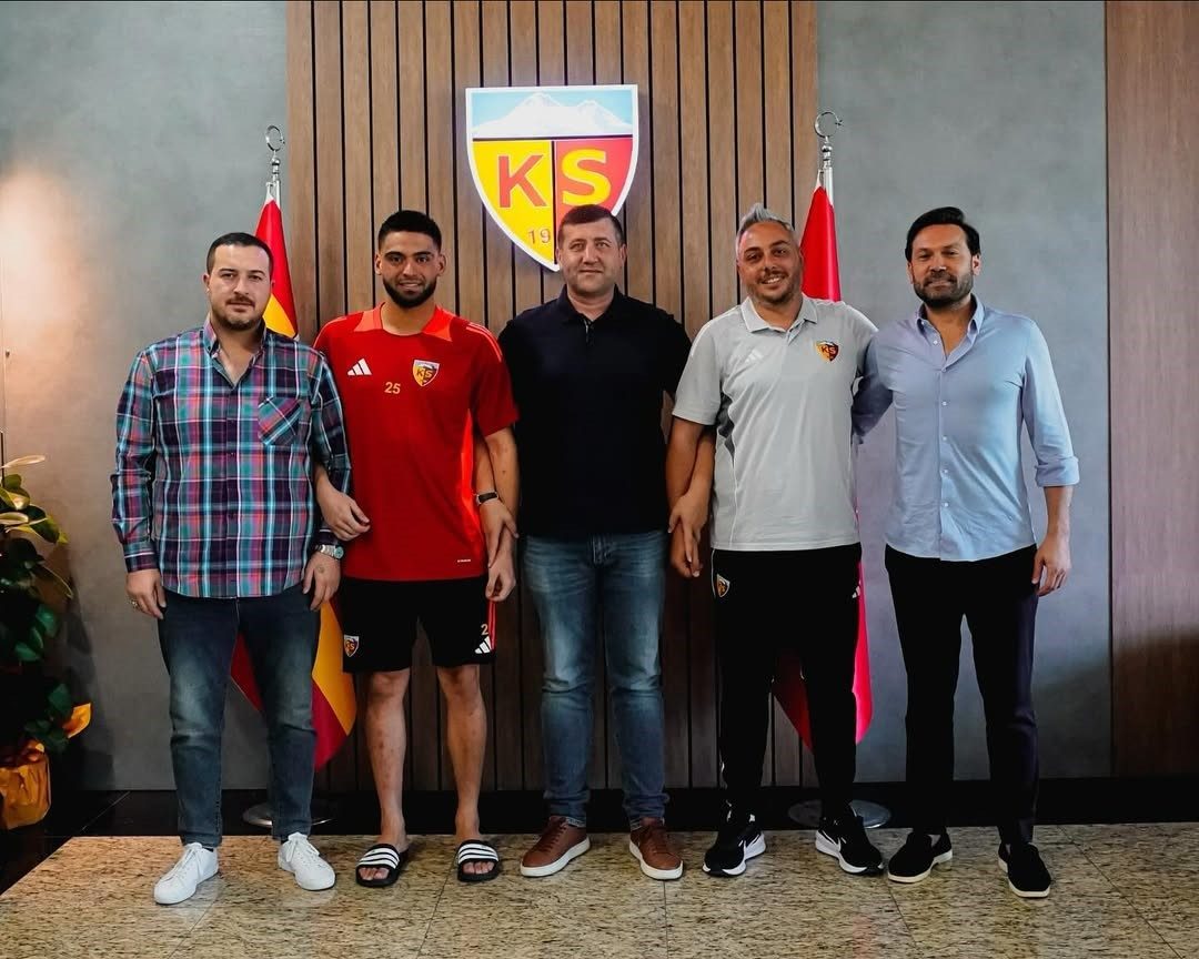 Kayserispor’un başarılı kalecisi Bilal Bayazıt, günün birlik günü olduğunu söyledi.