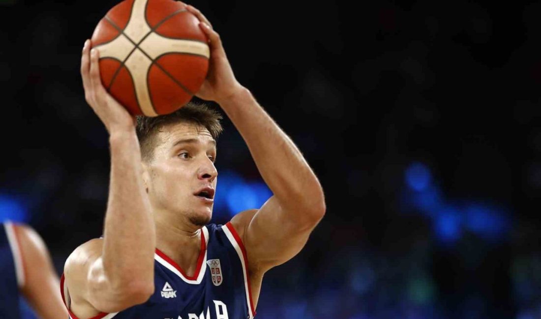 Sırbistan forması giyen Bogdan Bogdanovic, yaşadığı sakatlık nedeniyle 2025 Avrupa