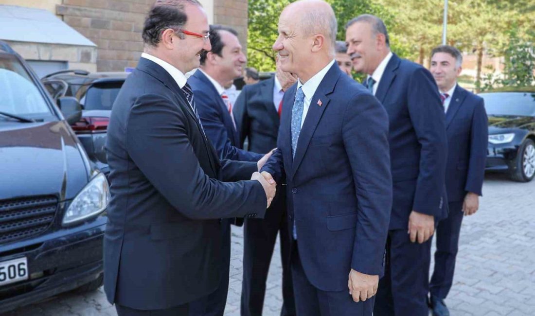 Malazgirt Zaferinin 954. yıldönümü kutlamaları kapsamında Bitlis’in Ahlat ilçesinde düzenlenen