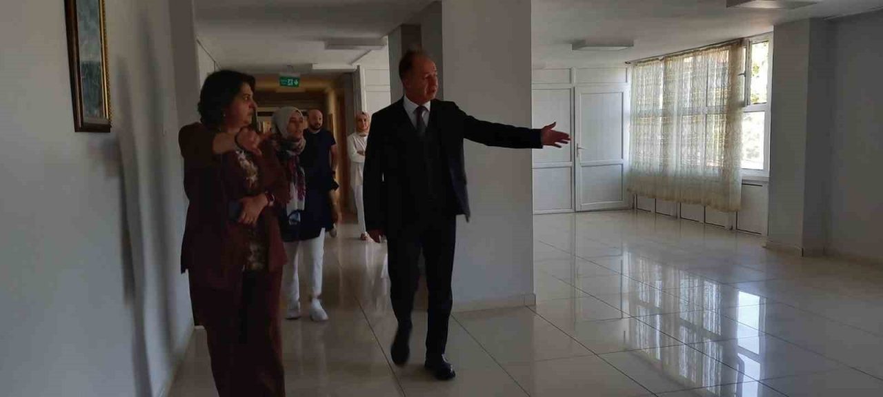 Erzurum Gençlik ve Spor İl Müdürü Levent Çakmur, tadilat ve