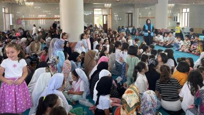 Erzincan’da camii çocuk buluşması gerçekleştirildi. “Şehirlerin Kalbi Camii’de Buluşalım” projesi