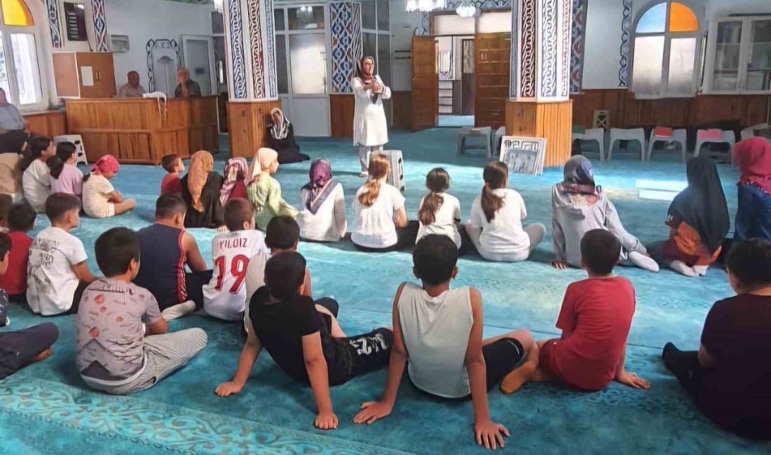 Samsun’un Havza ilçesinde camilerdeki Yaz Kur’an Kurslarına katılan çocuklara ağız