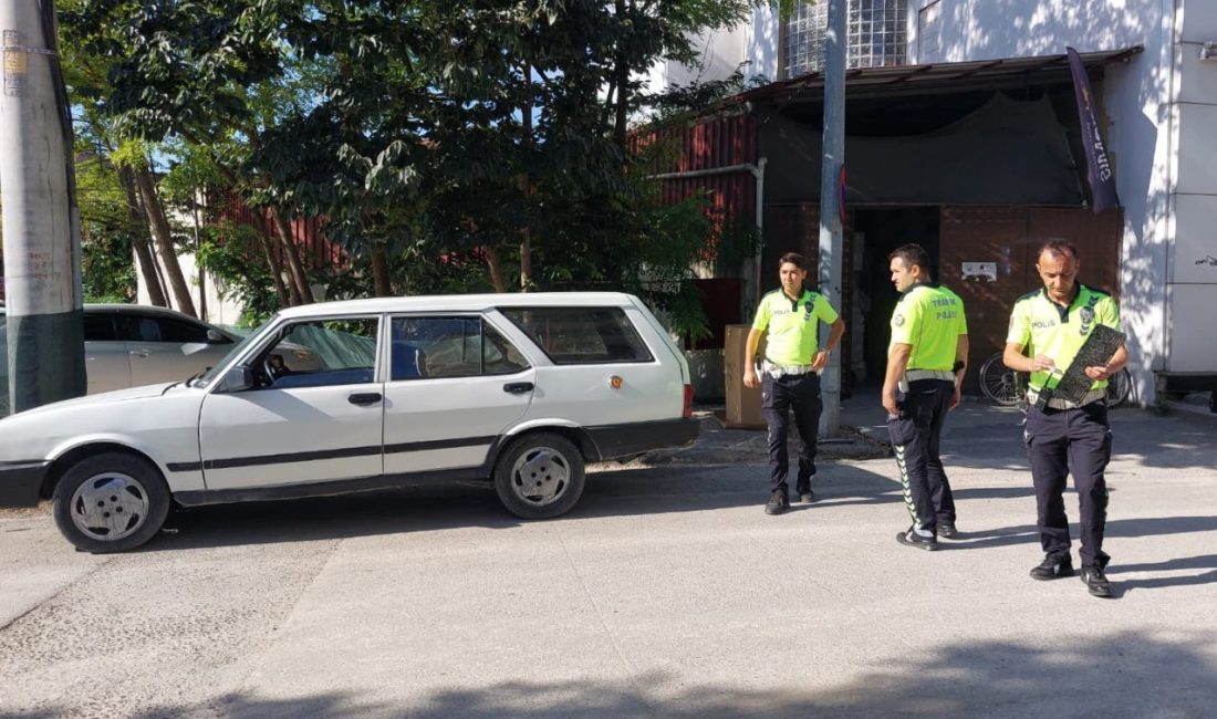 Sakarya’nın Akyazı ilçesinde çekme belgeli otomobil, başka bir aracın plakasıyla