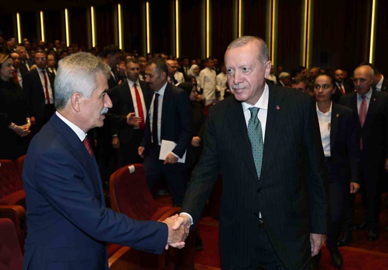 Cumhurbaşkanı Recep Tayyip Erdoğan, “Tüm gayemiz, ecdattan tevarüs ettiğimiz emsalsiz