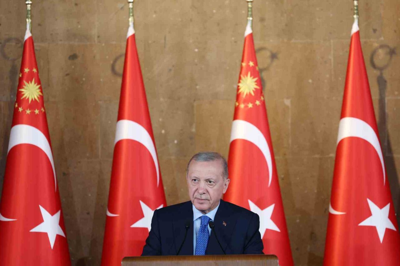 Cumhurbaşkanı Recep Tayyip Erdoğan, “Ülkenin başına gelen felaketlerden rant devşirmeye