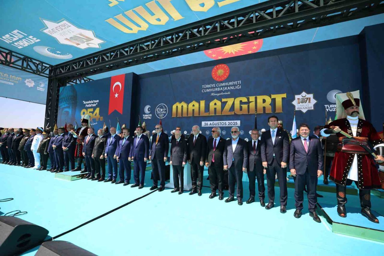 Cumhurbaşkanı Recep Tayyip Erdoğan, yönünü Ankara’ya ve Şam’a dönenlerin kazanacağını