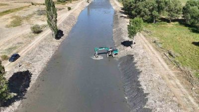 Bayburt’ta dere yataklarının temizlenmesi çalışmaları devam ediyor. Çalışmalar kapsamında Değirmencik