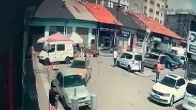 Sivas’ta direksiyon başındayken rahatsızlanan sürücünün kontrolünden çıkan otomobil, park halindeki