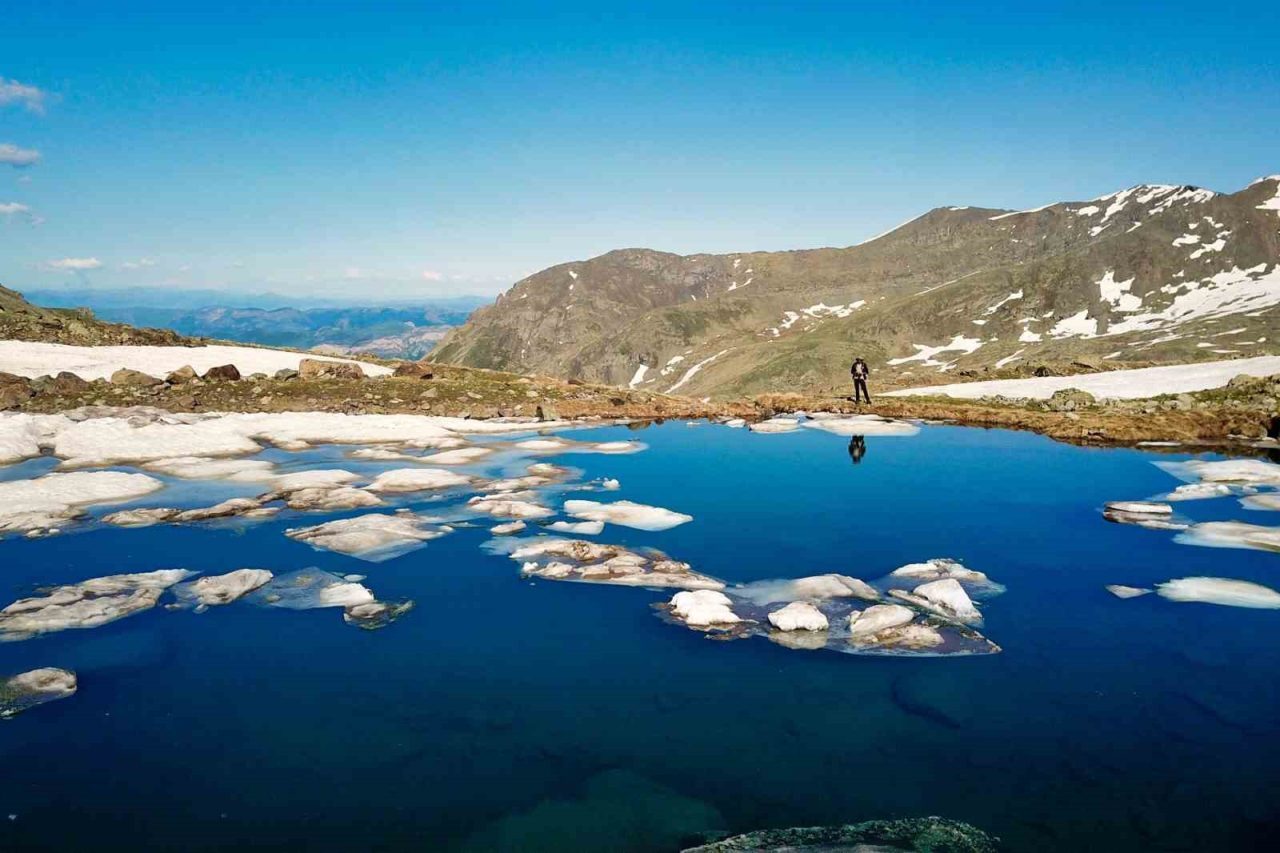 Doğal güzellikleriyle öne çıkan Doğu Karadeniz’in buzul gölleri, kontrolsüz insan