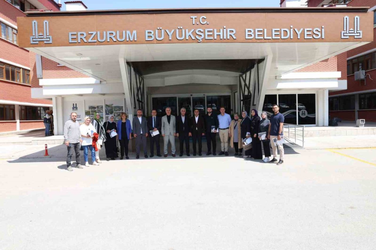 Erzurum Büyükşehir Belediyesi ev sahipliğinde düzenlenen Erzurum Kahvaltı Festivali kapsamında;