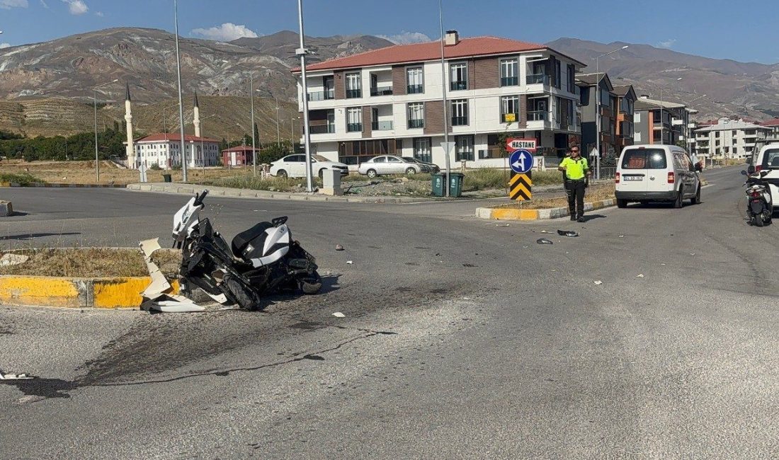 Erzincan’da elektrikli bisiklet ile otomobilin çarpışması sonucu meydana gelen trafik