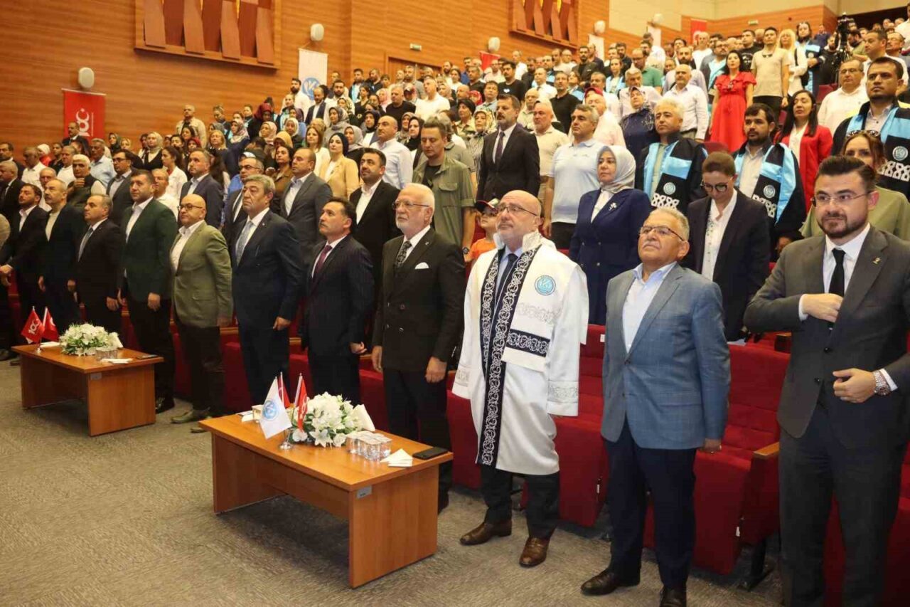 AK Parti Genel Başkanvekili Mustafa Elitaş’a Kayseri Üniversitesi (KAYÜ) tarafından