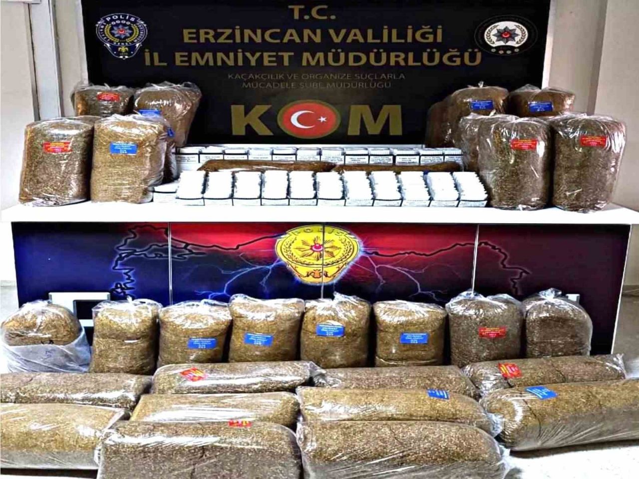 Erzincan’da uygulama noktasında durdurulan otobüste 480 paket kaçak tütün ele