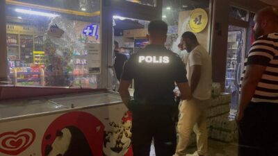 Erzincan’ın Hocabey Mahallesi’nde gece geç saatlerde alkollü bir kişi, bir