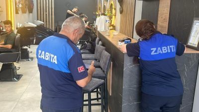 Zabıta ekipleri şehir merkezinde faaliyet gösteren 56 erkek kuaföründe denetim