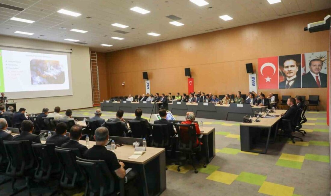 Erzincan Valisi Hamza Aydoğdu başkanlığında “Orman Yangınları ile Mücadele” konulu