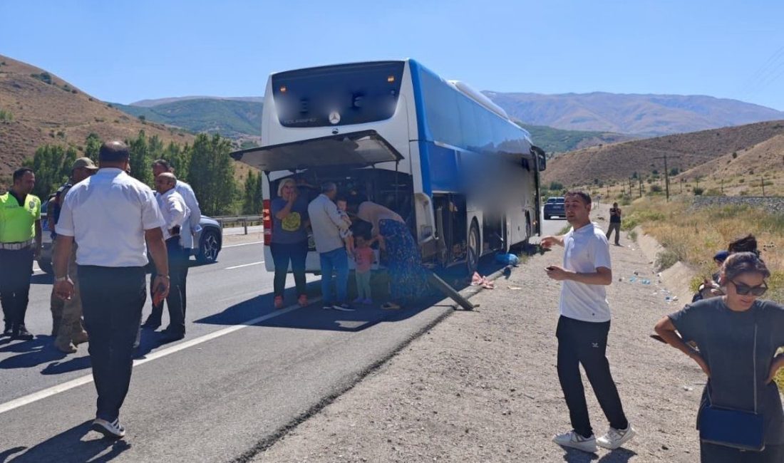 Erzincan’da yolcu otobüsünün yoldan çıkması sonucu 1 kişi yaralandı. Kaza,