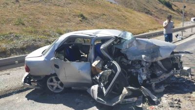 Erzincan’ın Refahiye ilçesinde dün iki otomobilin çarpışması sonucu meydana gelen