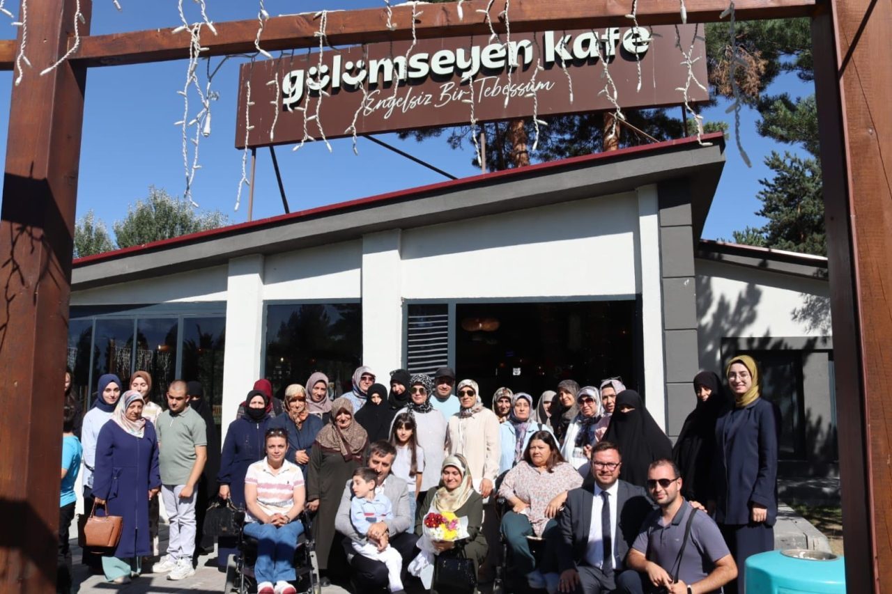 Erzurum Büyükşehir Belediyesi, özel gereksinimli bireylerin ailelerini bir araya getirdi.