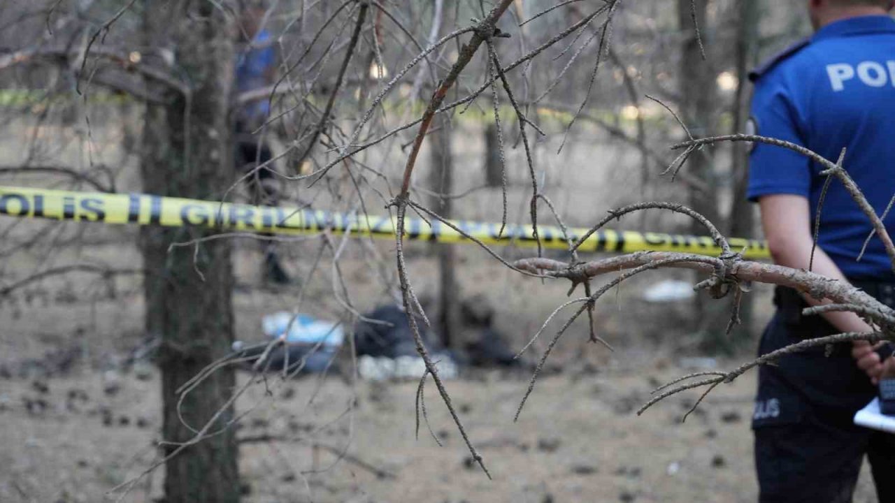 Erzurum’da ormanlık alanda bedeni tamamen çürümüş olan bir erkek cesedi
