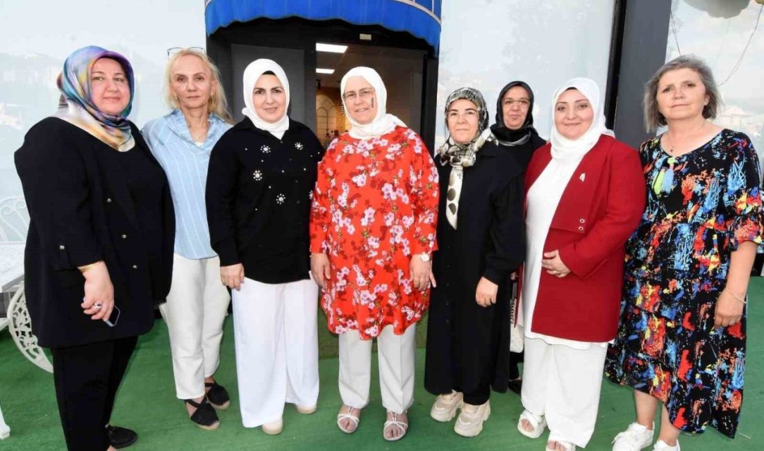 Onursal Başkanlığını Gülhan Altınok, Dernek Başkanlığını Ayşegül Dursunoğlu’nun yaptığı Erzurum