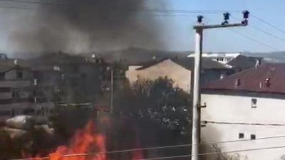 Kocaeli’nin Kartepe ilçesinde otluk alanda çıkan yangın korkuya sebep oldu.