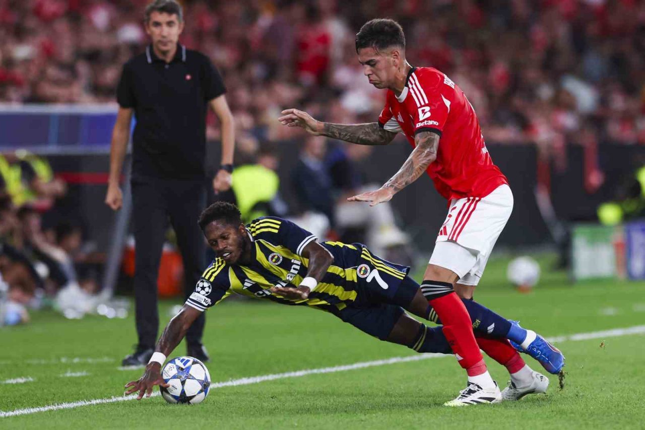 Fenerbahçe, UEFA Şampiyonlar Ligi Play-Off Turu’nda Portekiz ekibi Benfica’ya elendi.