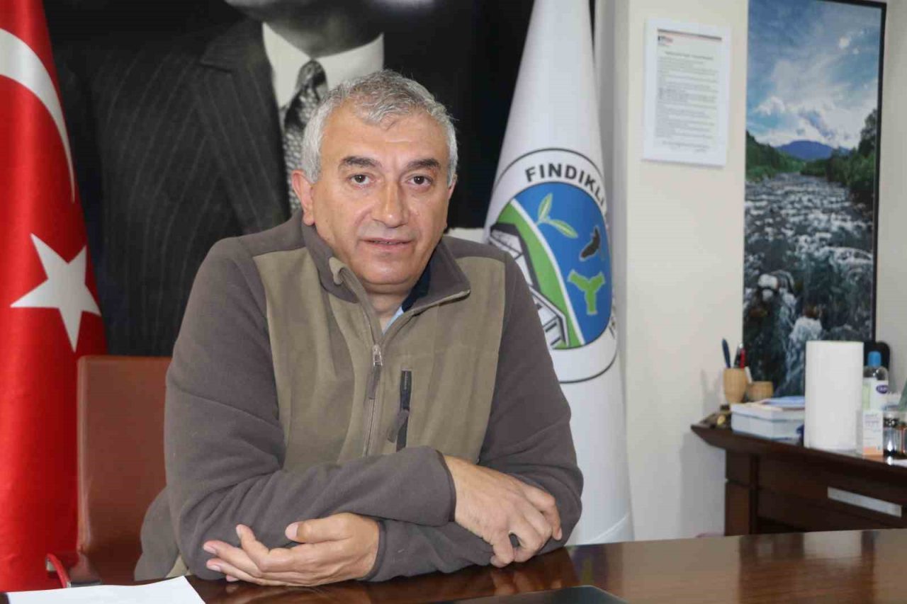 Fındıklı Belediye Başkanı Ercüment Şahin Çervatoğlu, üç kişilik bir grubun