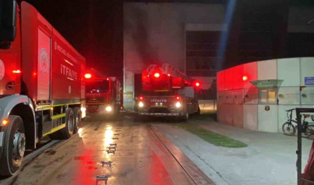 Kocaeli’nin Kartepe ilçesinde bir geri dönüşüm fabrikasında çıkan yangın itfaiye