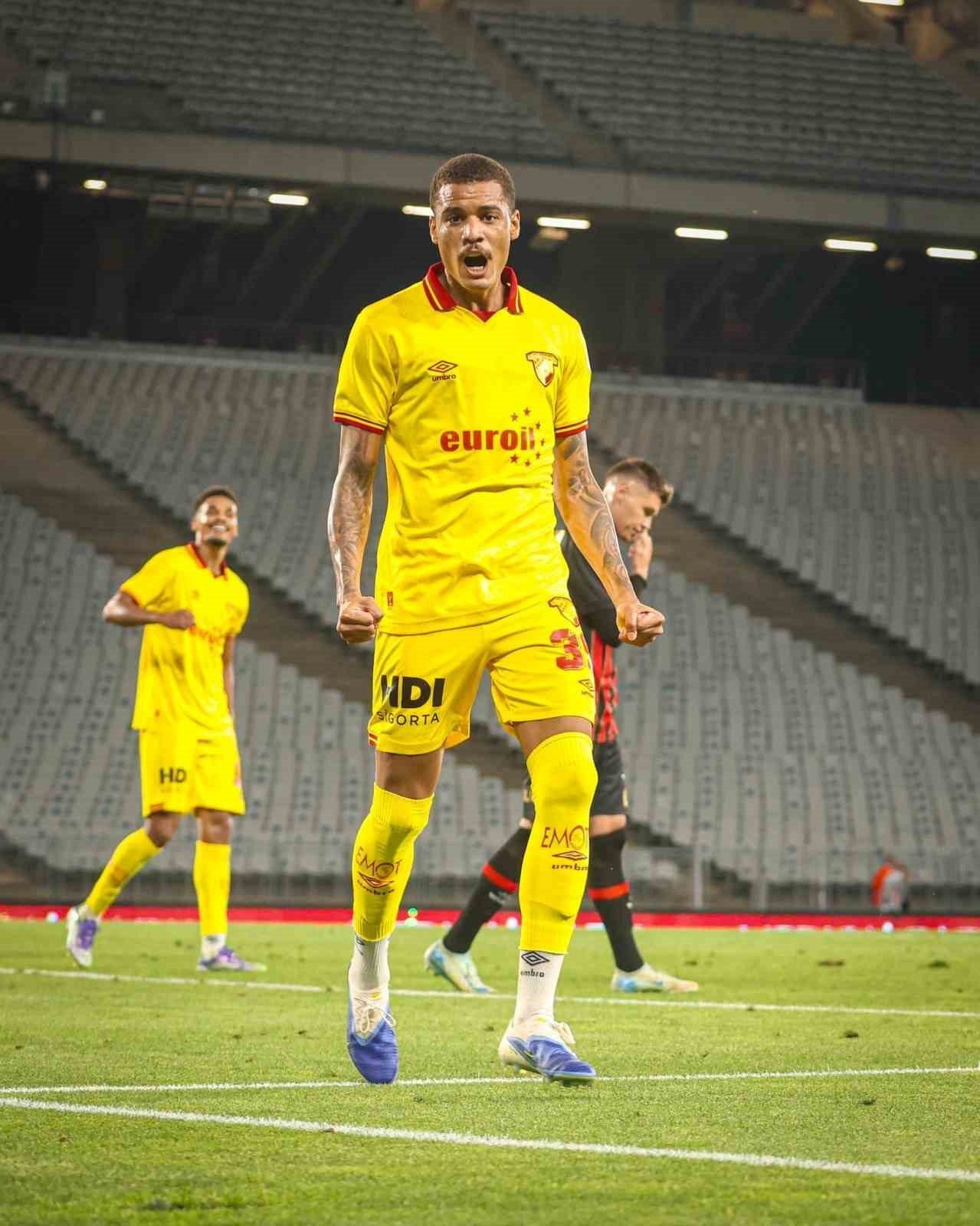 Romulo’nun 25 milyon Euro karşılığında Leipzig’e transferinin ardından Göztepe’ye katılan