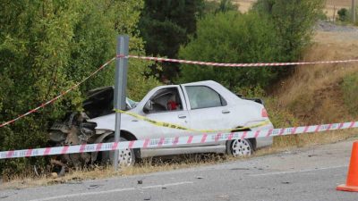 Kastamonu’da hafriyat kamyonuyla çarpışan otomobilin sürücüsü ağır yaralanırken, 15 yaşındaki