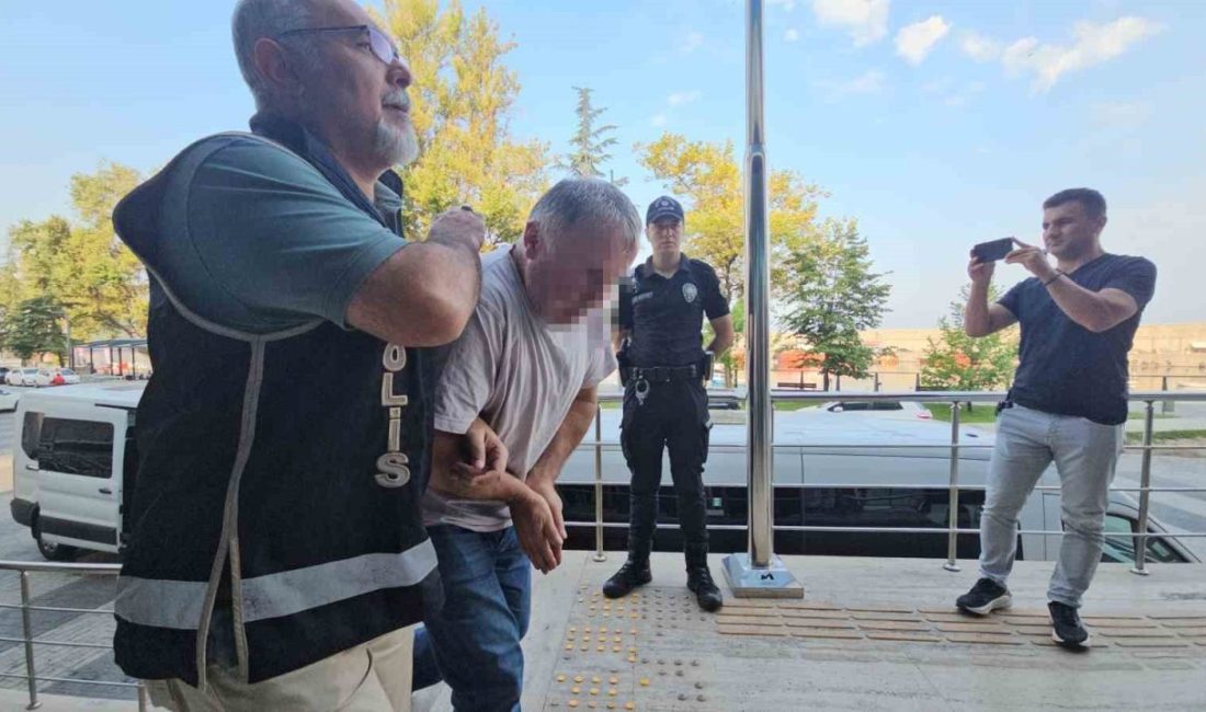 Zonguldak’ta 4 kişi, ilçe merkezinde gündüz vakti dedektörle define ararken