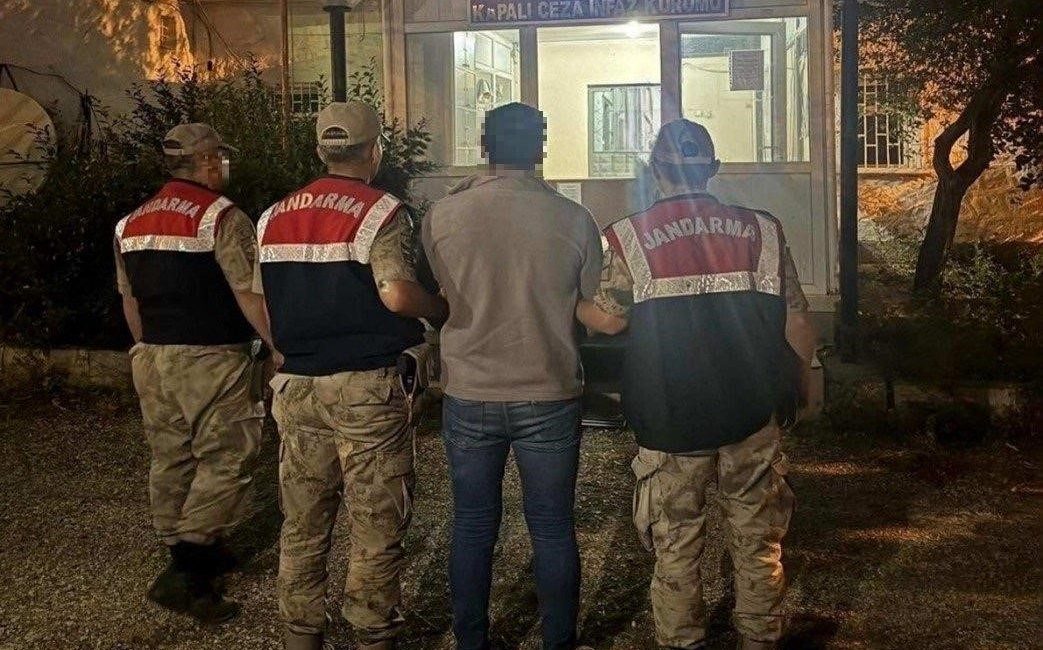 Erzurum’da cinayet suçundan aranan şahıs jandarma ekiplerince yakalandı. İl Jandarma