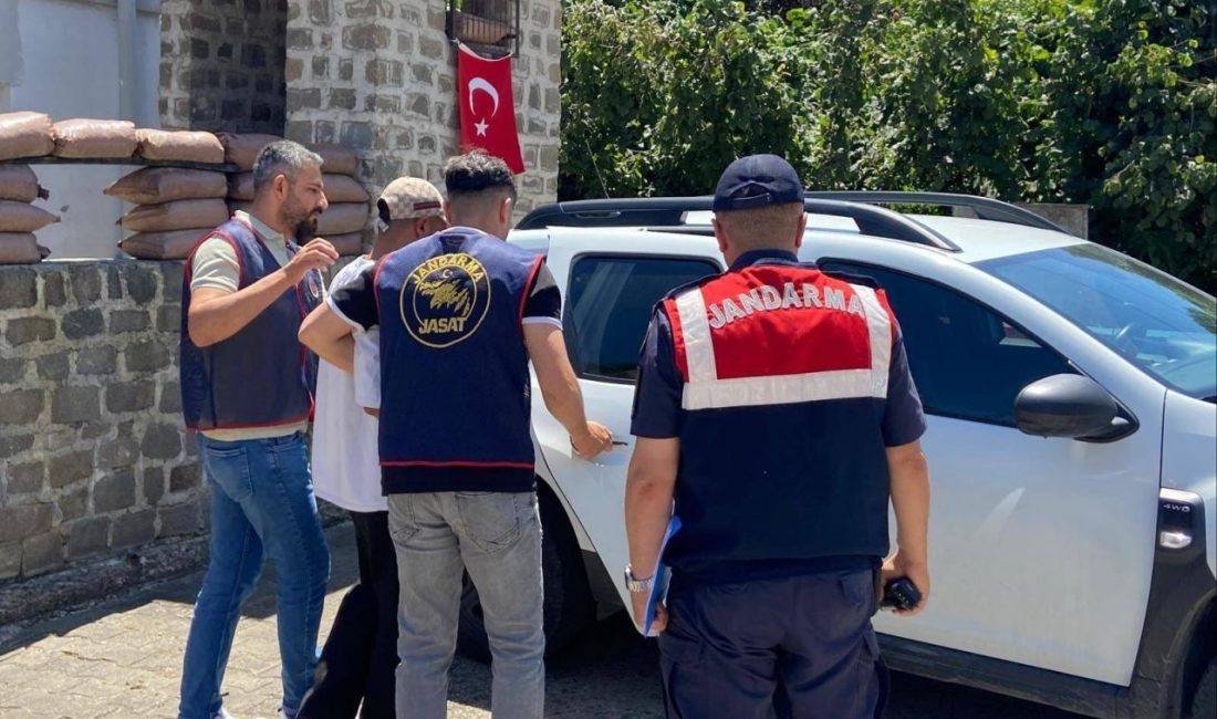 Ordu’da jandarma ekipleri tarafından yapılan çalışmalar aranması bulunan 23 şüpheli
