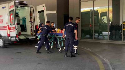 Kocaeli İl Göç İdaresi Müdürlüğü’nde görevli bir jandarma, meslektaşının tabancasından