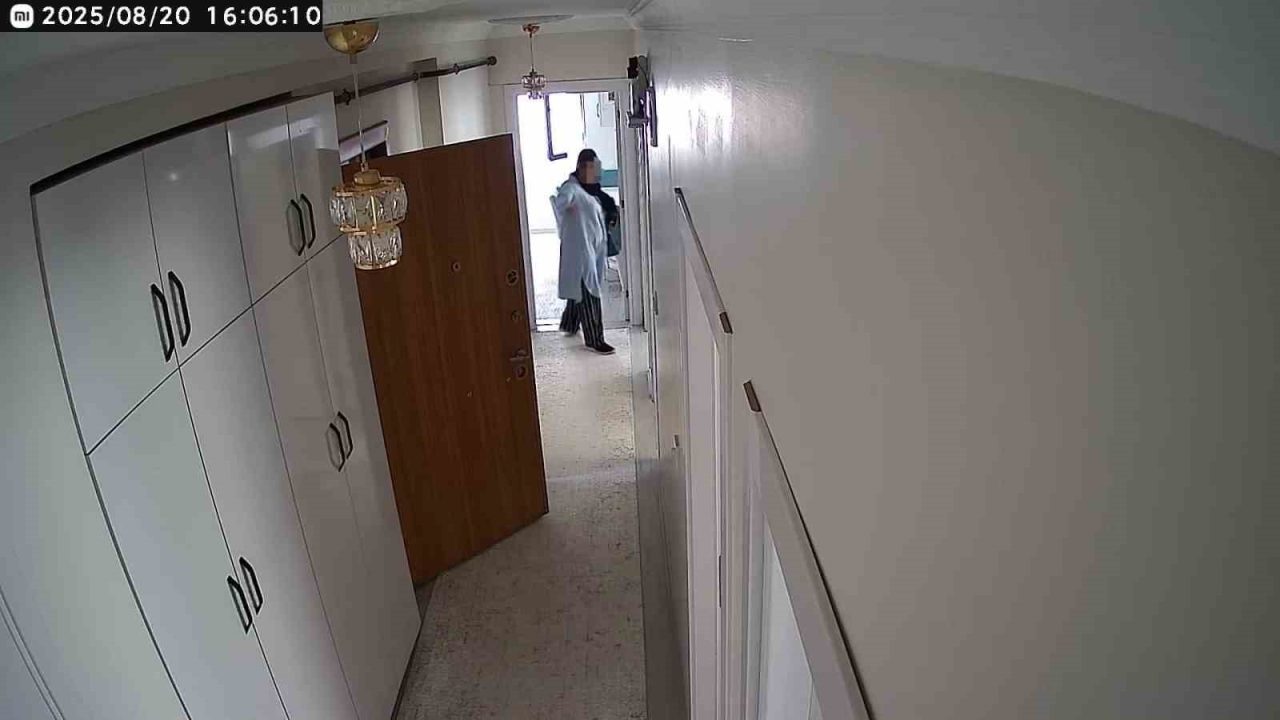 Kocaeli’de apartmana giren 3 kadından biri, kapıyı tıklatıp içeride kimse