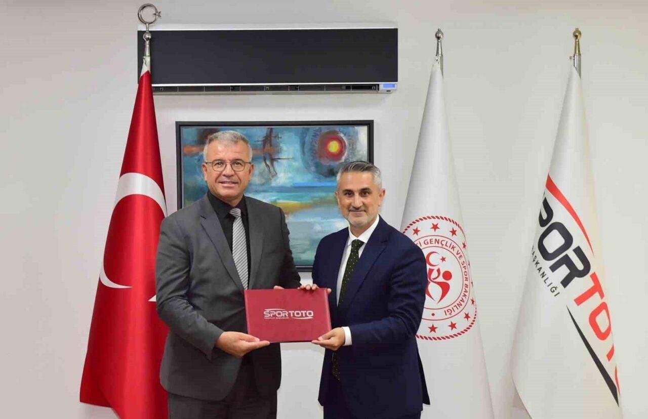 Karabiga Belediye Başkanı Ahmet Elbi, beldeye kazandırılacak olan 250 kişilik