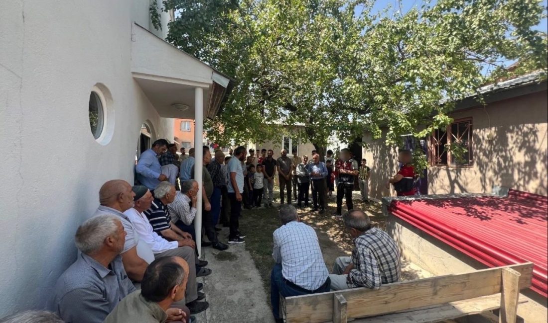 Kağızman’da jandarma ekipleri, vatandaşlara yönelik siber farkındalık eğitimi verdi. Kars’ın